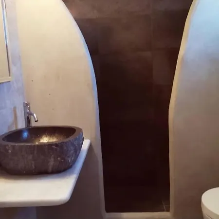 - Traditional House Ferienhaus